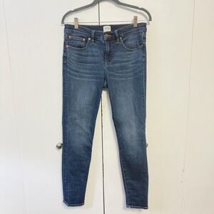J.Crew Toothpick 8” Skinny Jeans • Mid Wash • Size 29 • Classic Denim